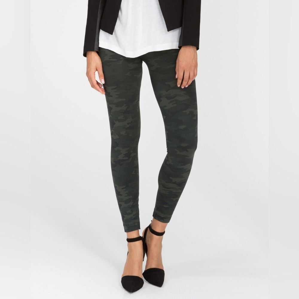 SPANX Camo Green Look At Me Now Seamless Leggings Size Small